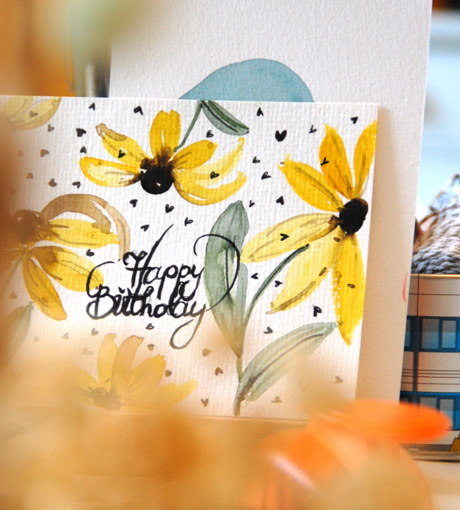 Sonnenblumenkarte Happy Birthday Handgemalte Geburtstagskarte mit gelben Sonnenblumen und Schriftzug „Happy Birthday“